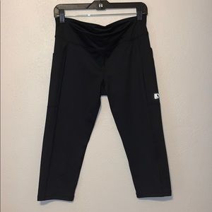 Crop workout leggings with pockets